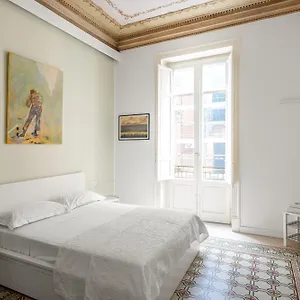 https://mea-domus-palermo-by-mamamia.sicilyhotelsitaly.net