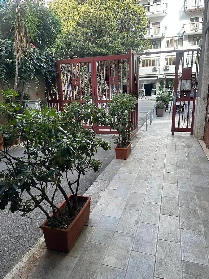Iris Room Palermo 0*,